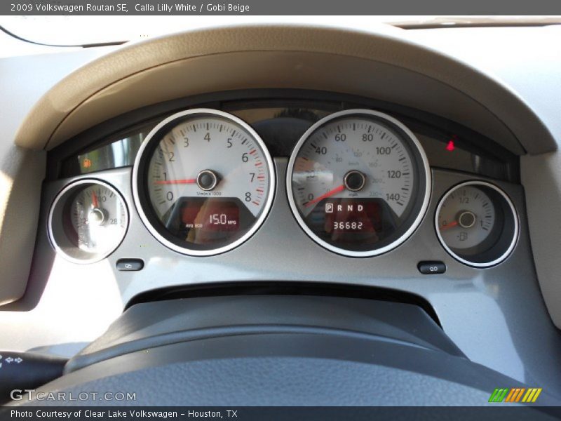 Calla Lilly White / Gobi Beige 2009 Volkswagen Routan SE