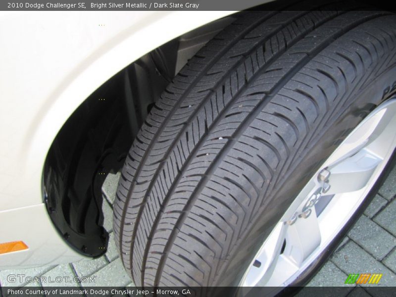 Bright Silver Metallic / Dark Slate Gray 2010 Dodge Challenger SE