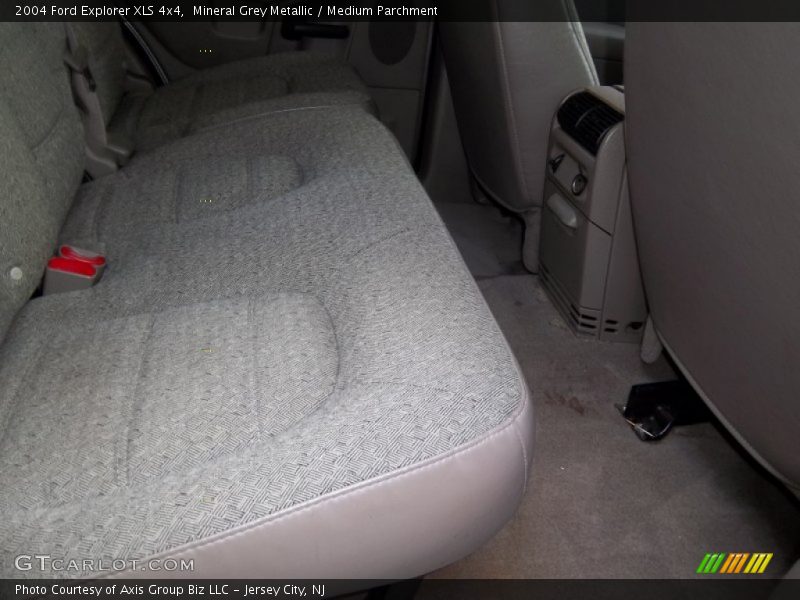 Mineral Grey Metallic / Medium Parchment 2004 Ford Explorer XLS 4x4