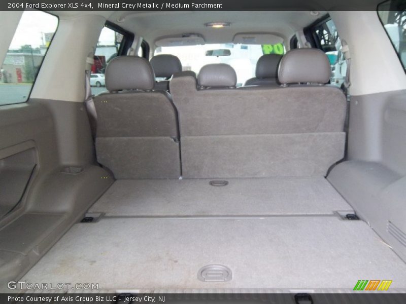 Mineral Grey Metallic / Medium Parchment 2004 Ford Explorer XLS 4x4