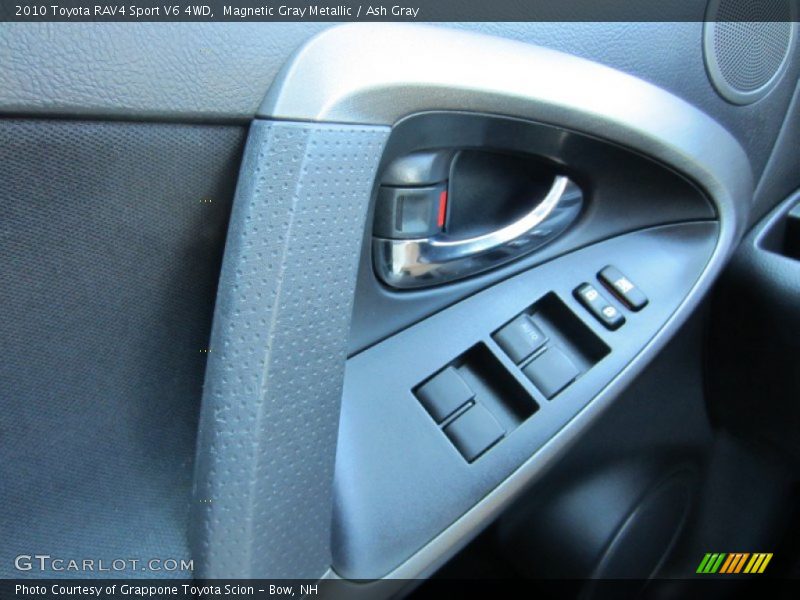 Controls of 2010 RAV4 Sport V6 4WD