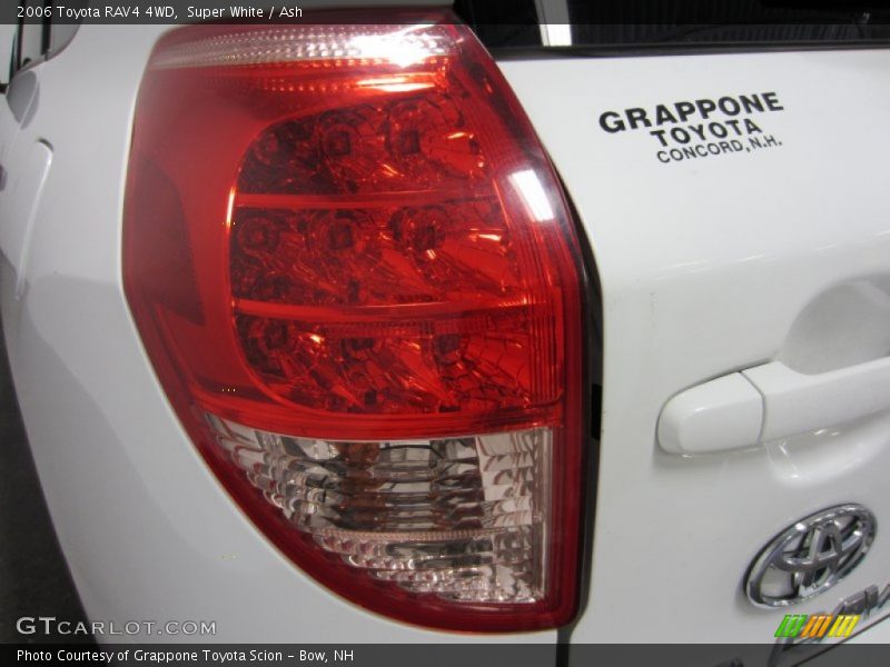 Super White / Ash 2006 Toyota RAV4 4WD