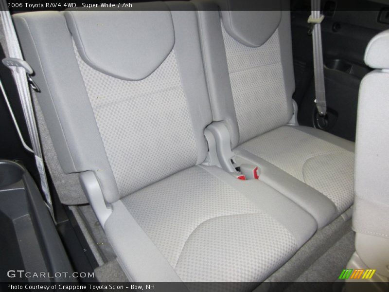 Super White / Ash 2006 Toyota RAV4 4WD
