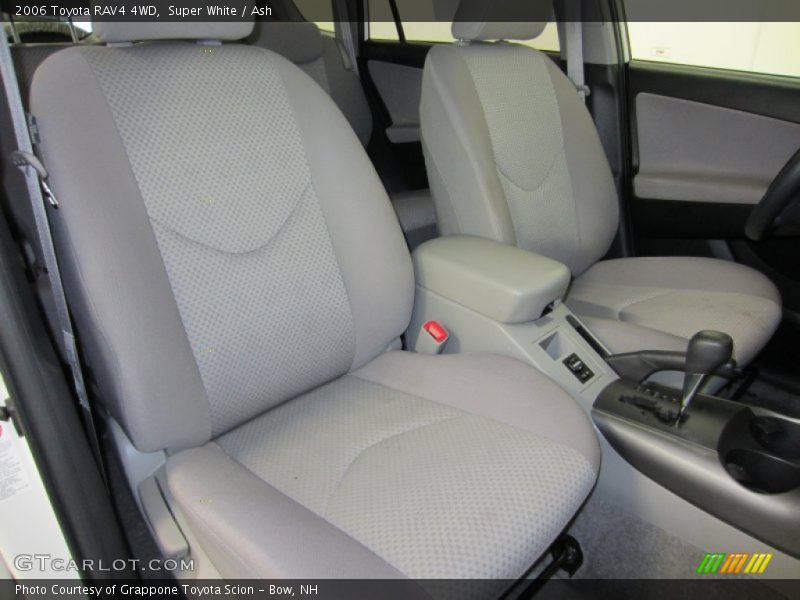 Super White / Ash 2006 Toyota RAV4 4WD