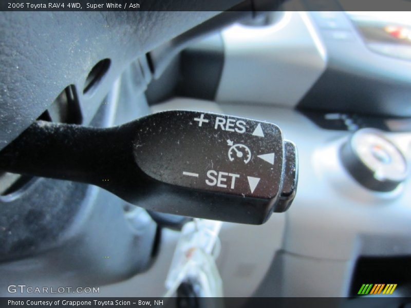 Super White / Ash 2006 Toyota RAV4 4WD