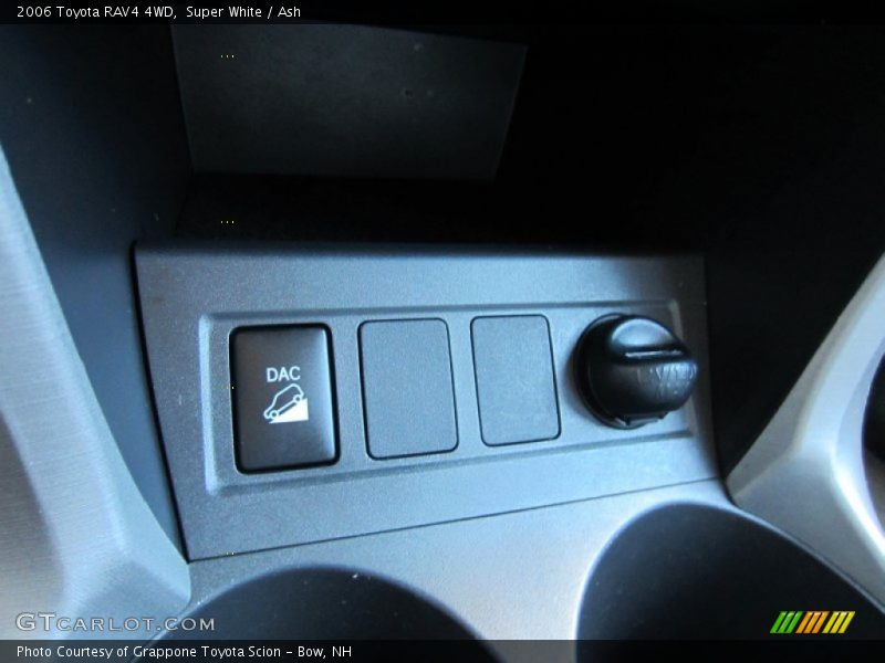 Super White / Ash 2006 Toyota RAV4 4WD