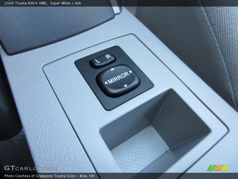 Super White / Ash 2006 Toyota RAV4 4WD