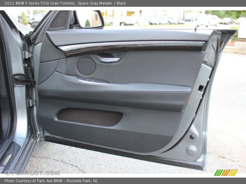 Door Panel of 2011 5 Series 550i Gran Turismo