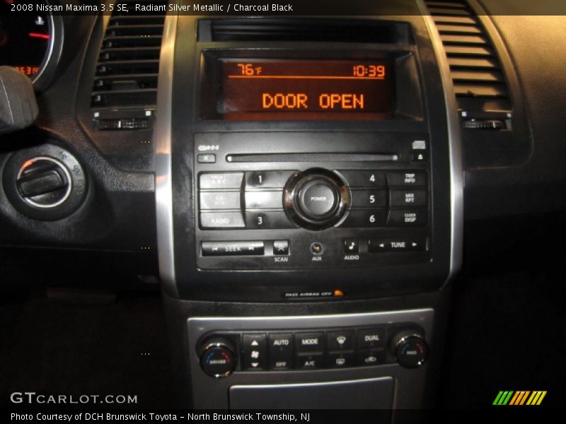 Radiant Silver Metallic / Charcoal Black 2008 Nissan Maxima 3.5 SE