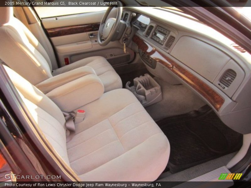 Black Clearcoat / Light Flint 2005 Mercury Grand Marquis GS