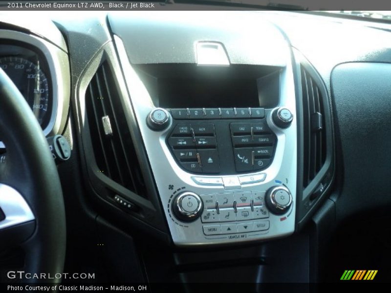 Controls of 2011 Equinox LTZ AWD