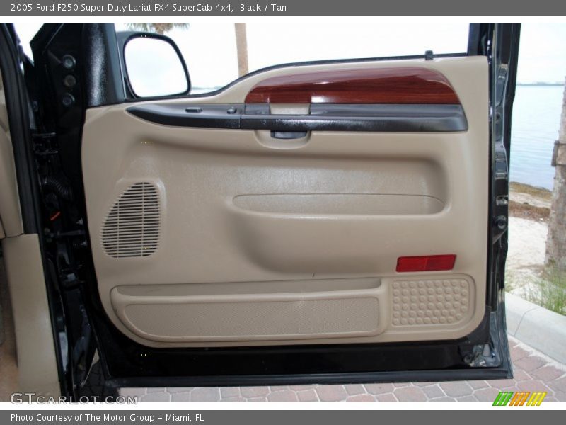 Black / Tan 2005 Ford F250 Super Duty Lariat FX4 SuperCab 4x4
