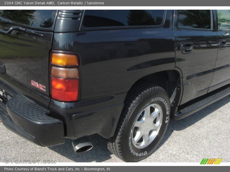Carbon Metallic / Sandstone 2004 GMC Yukon Denali AWD