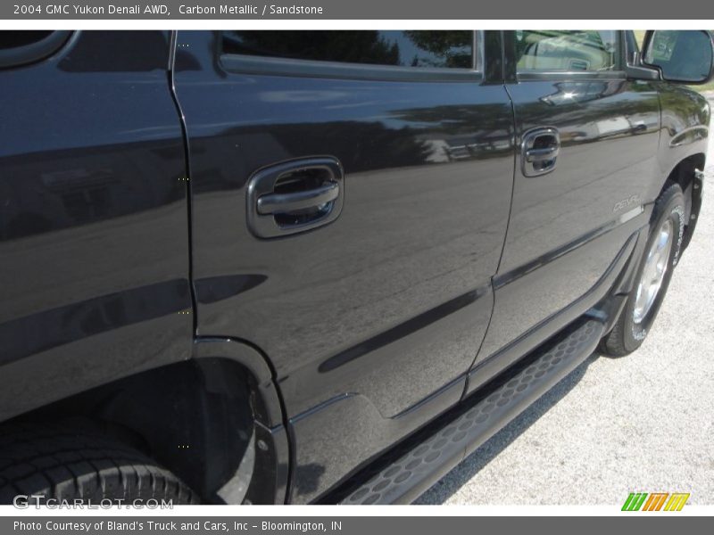 Carbon Metallic / Sandstone 2004 GMC Yukon Denali AWD