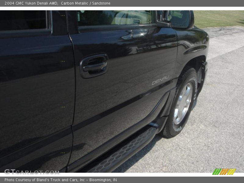 Carbon Metallic / Sandstone 2004 GMC Yukon Denali AWD