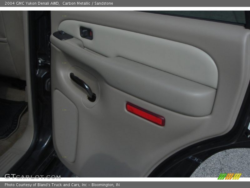 Carbon Metallic / Sandstone 2004 GMC Yukon Denali AWD