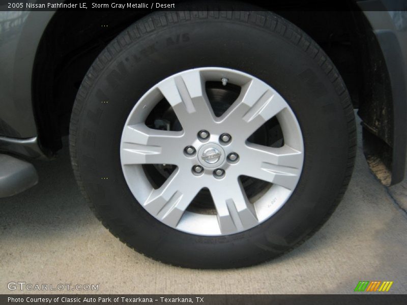 Storm Gray Metallic / Desert 2005 Nissan Pathfinder LE