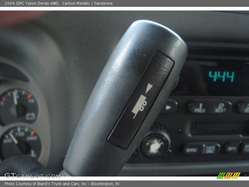 Carbon Metallic / Sandstone 2004 GMC Yukon Denali AWD