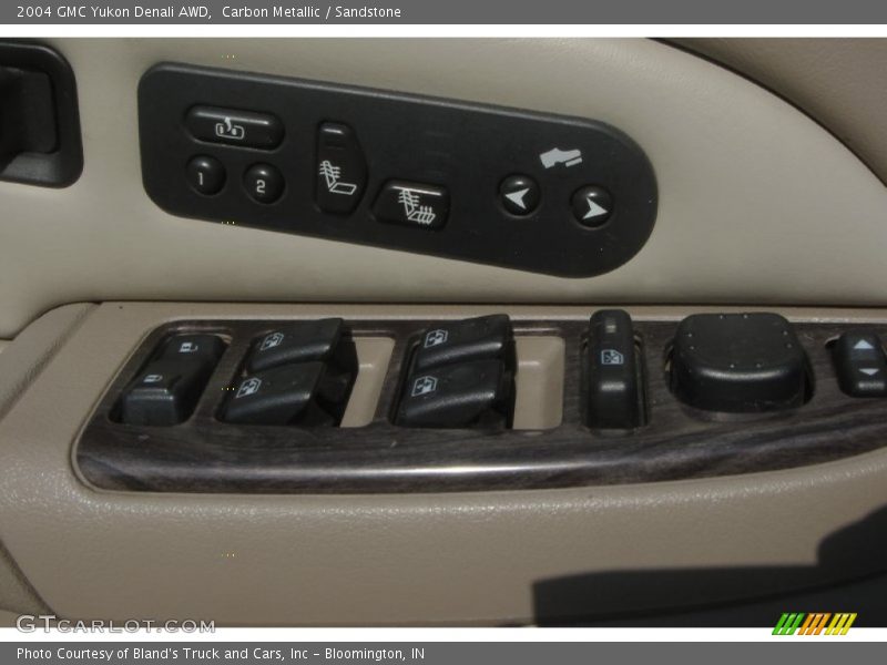 Carbon Metallic / Sandstone 2004 GMC Yukon Denali AWD