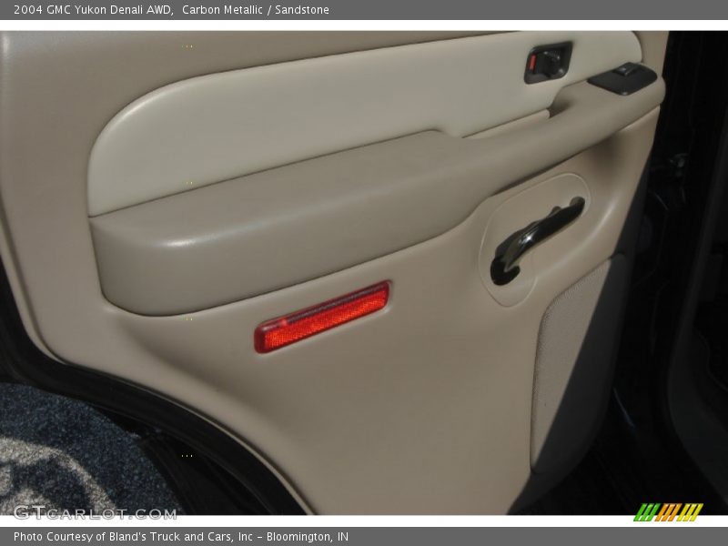 Carbon Metallic / Sandstone 2004 GMC Yukon Denali AWD