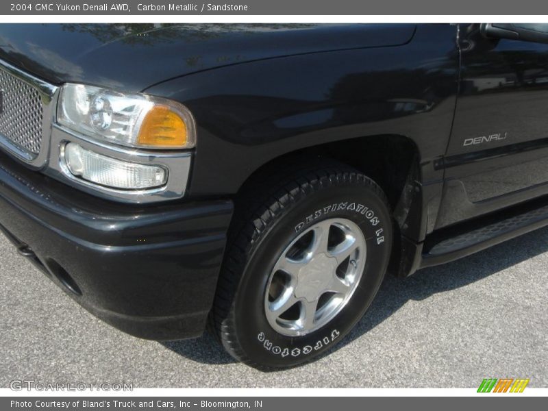 Carbon Metallic / Sandstone 2004 GMC Yukon Denali AWD