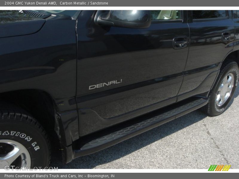 Carbon Metallic / Sandstone 2004 GMC Yukon Denali AWD