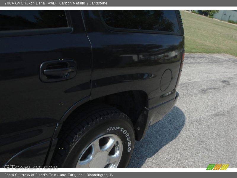 Carbon Metallic / Sandstone 2004 GMC Yukon Denali AWD