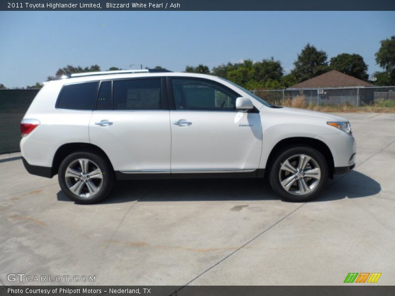 Blizzard White Pearl / Ash 2011 Toyota Highlander Limited