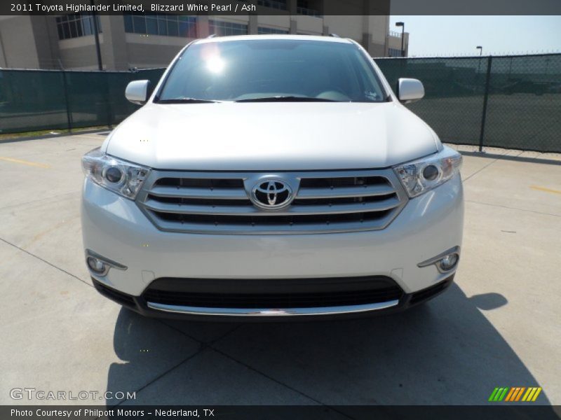 Blizzard White Pearl / Ash 2011 Toyota Highlander Limited
