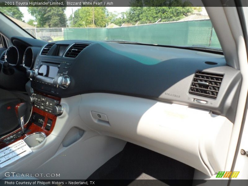 Blizzard White Pearl / Ash 2011 Toyota Highlander Limited