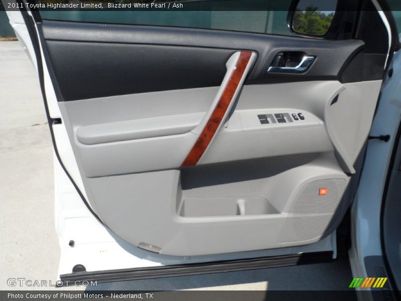 Blizzard White Pearl / Ash 2011 Toyota Highlander Limited