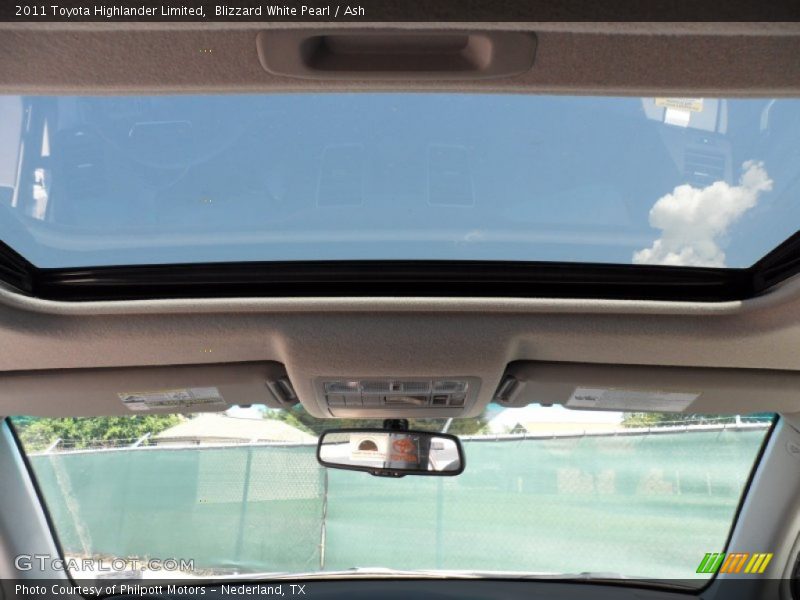 Blizzard White Pearl / Ash 2011 Toyota Highlander Limited