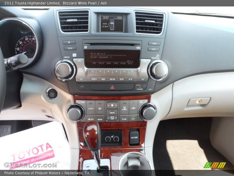 Blizzard White Pearl / Ash 2011 Toyota Highlander Limited