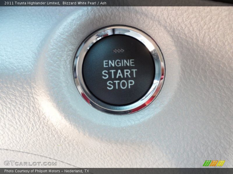 Blizzard White Pearl / Ash 2011 Toyota Highlander Limited
