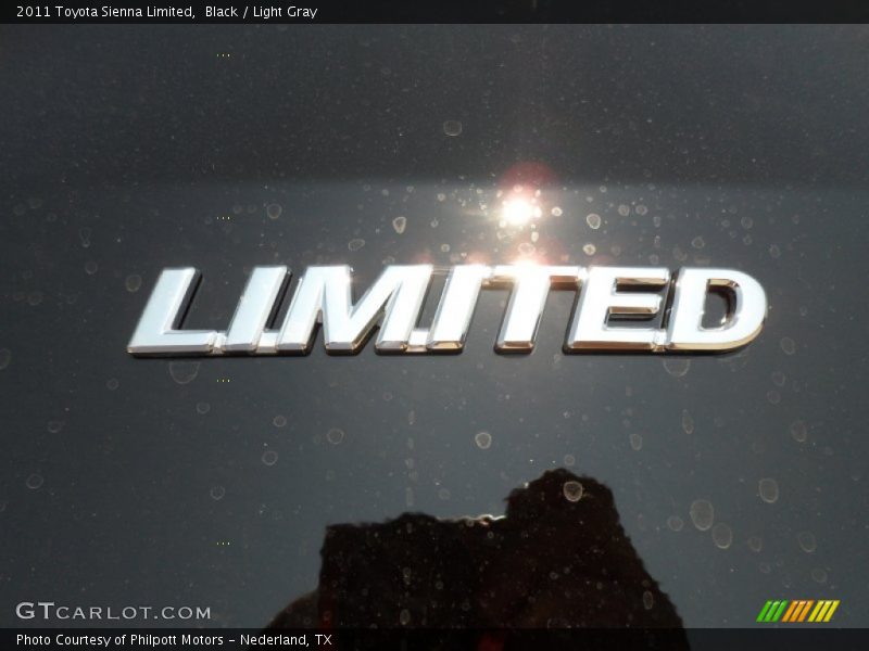 Black / Light Gray 2011 Toyota Sienna Limited