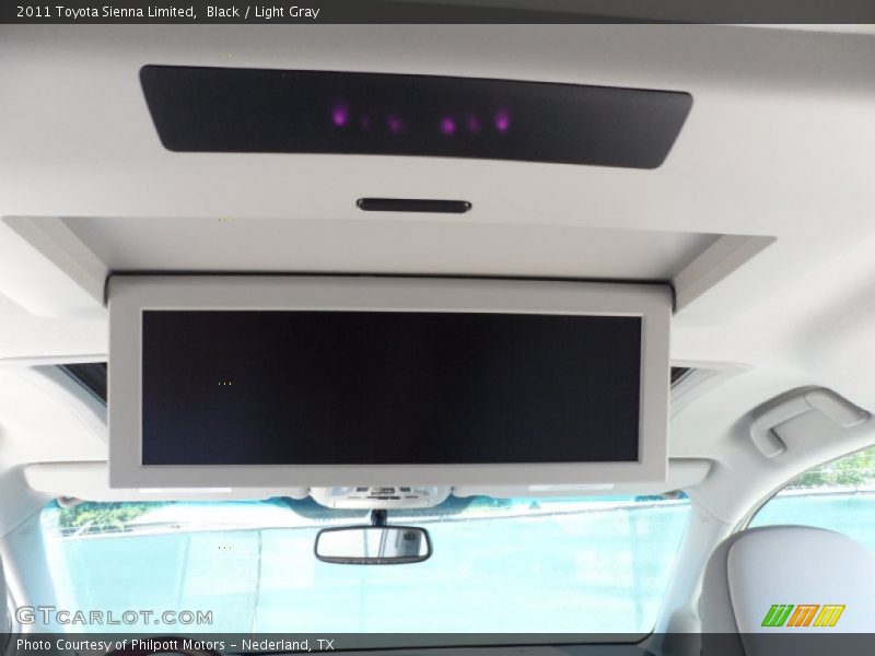Black / Light Gray 2011 Toyota Sienna Limited