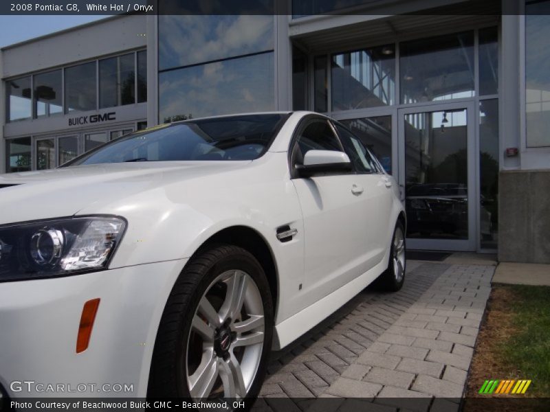 White Hot / Onyx 2008 Pontiac G8