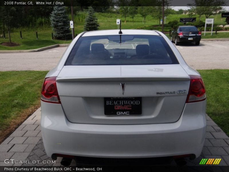 White Hot / Onyx 2008 Pontiac G8