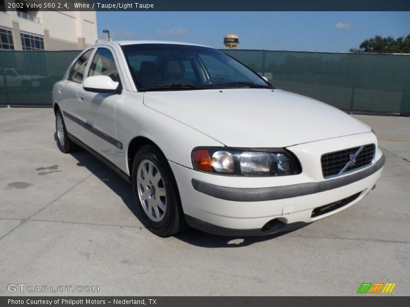 White / Taupe/Light Taupe 2002 Volvo S60 2.4
