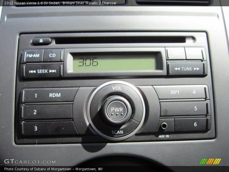 Controls of 2012 Versa 1.6 SV Sedan