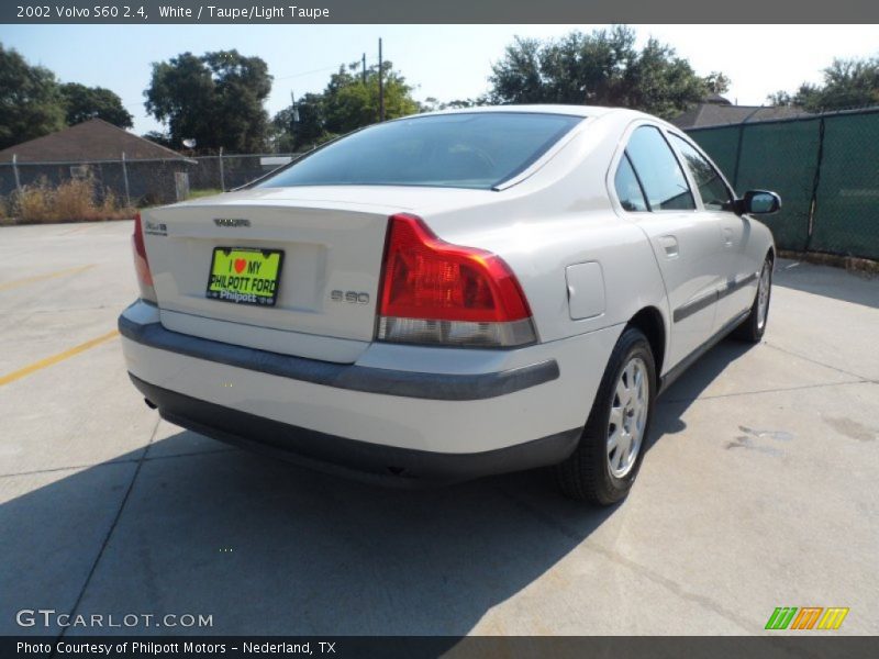 White / Taupe/Light Taupe 2002 Volvo S60 2.4