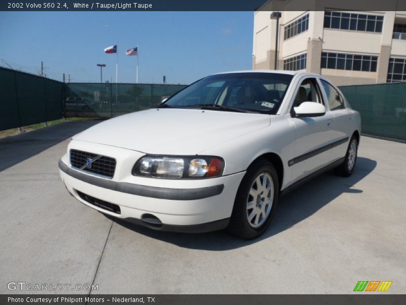 White / Taupe/Light Taupe 2002 Volvo S60 2.4