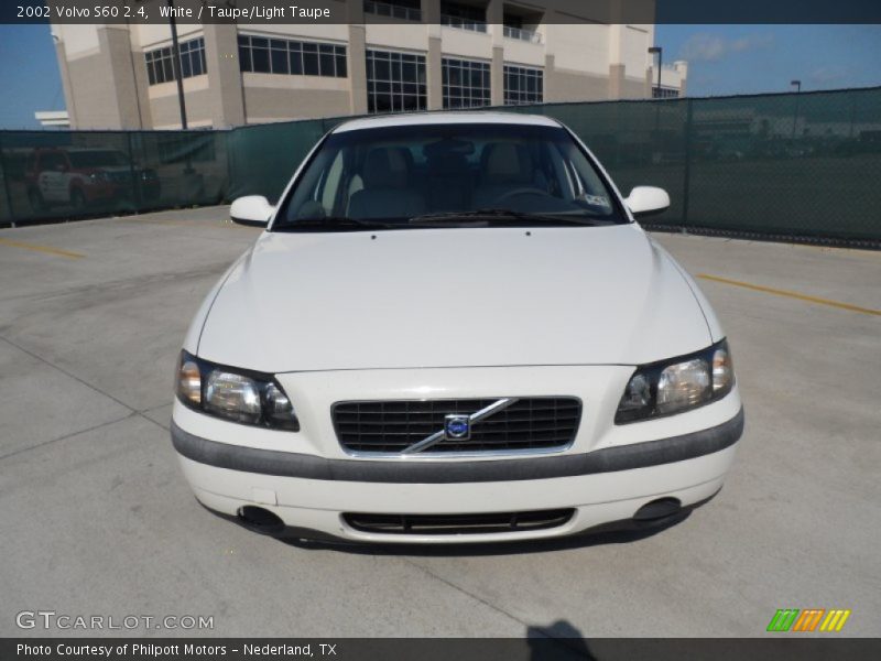 White / Taupe/Light Taupe 2002 Volvo S60 2.4