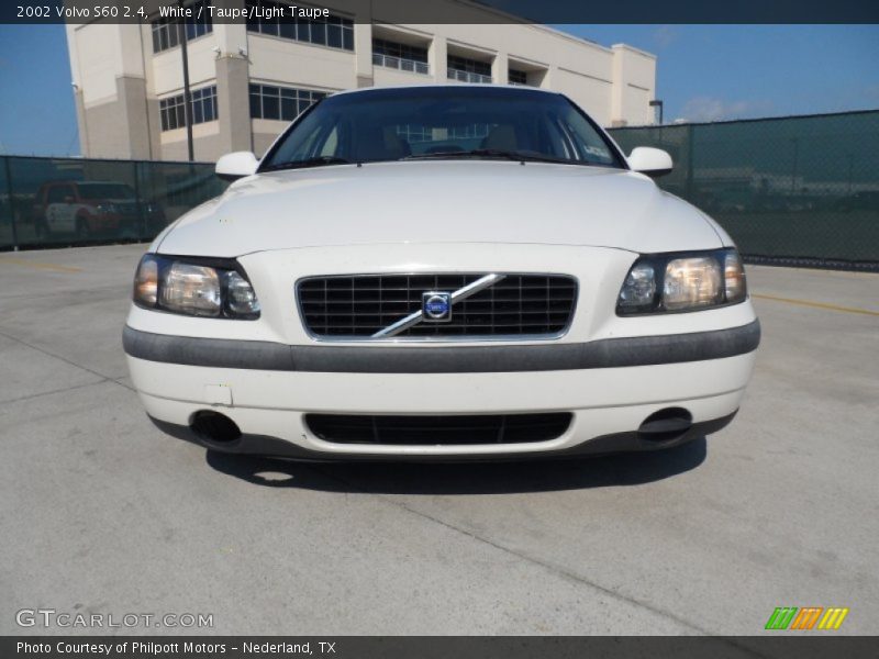 White / Taupe/Light Taupe 2002 Volvo S60 2.4