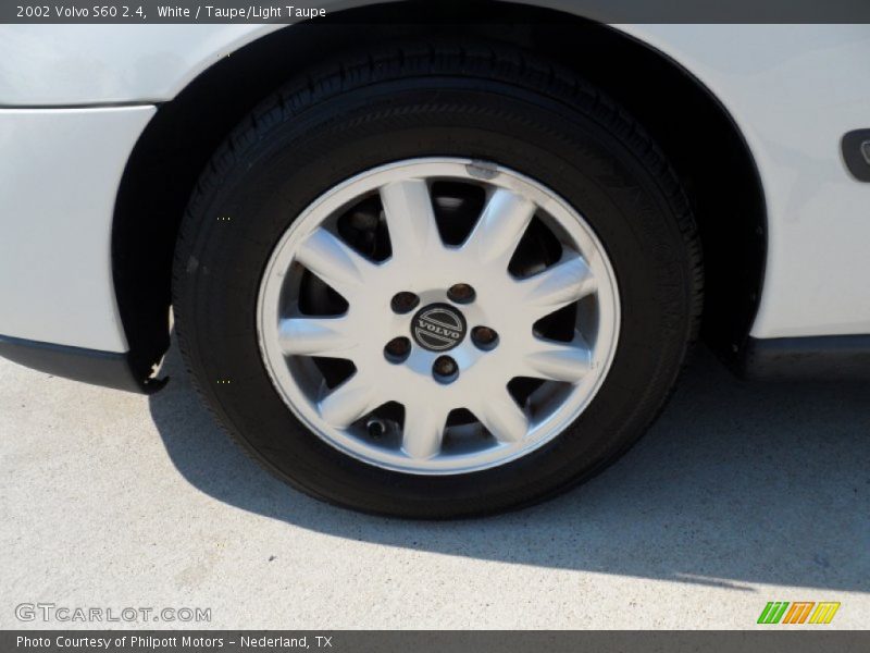 White / Taupe/Light Taupe 2002 Volvo S60 2.4