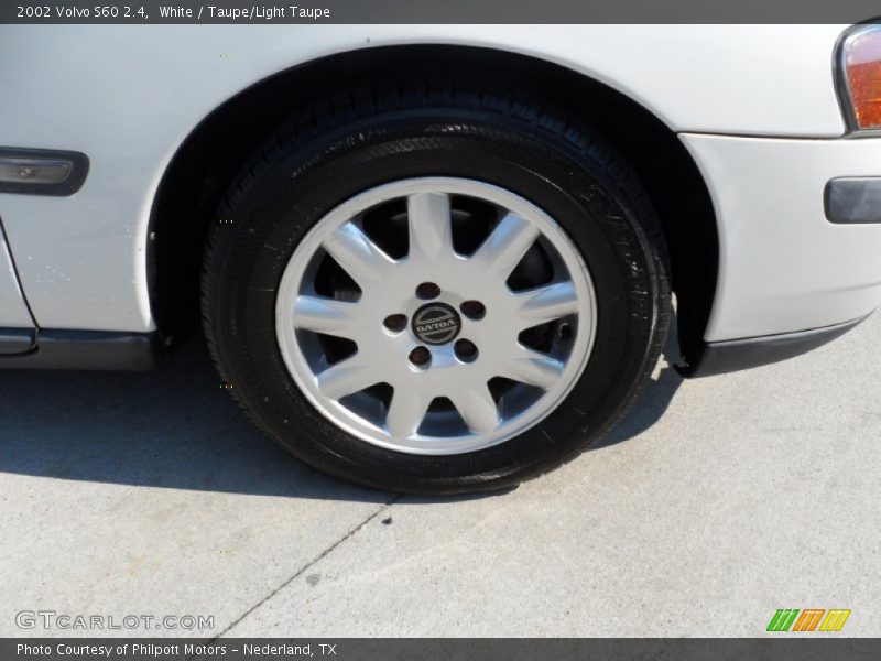 White / Taupe/Light Taupe 2002 Volvo S60 2.4