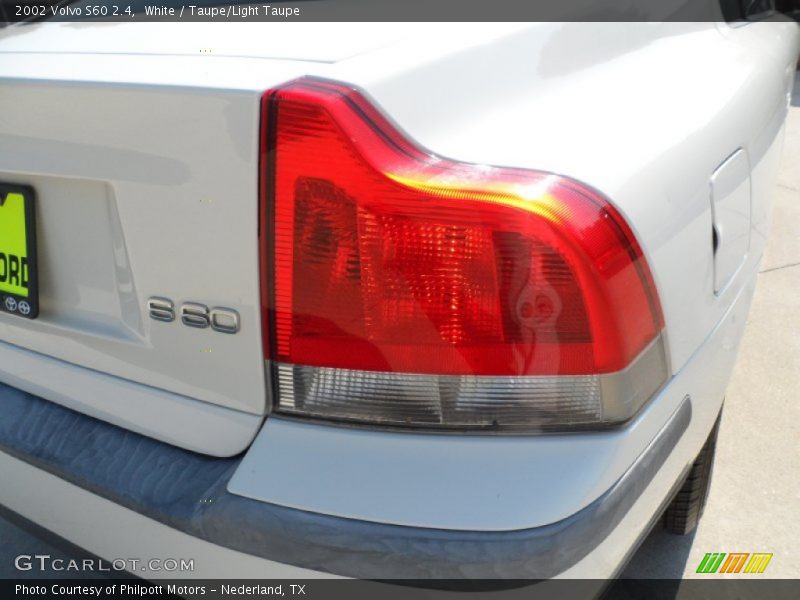 White / Taupe/Light Taupe 2002 Volvo S60 2.4