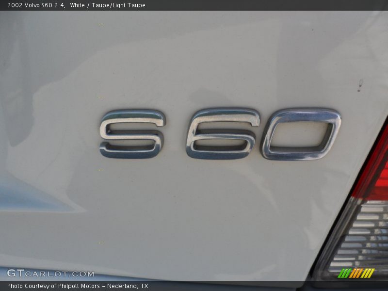 White / Taupe/Light Taupe 2002 Volvo S60 2.4