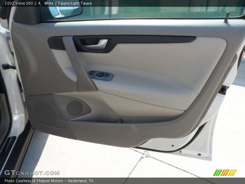 White / Taupe/Light Taupe 2002 Volvo S60 2.4