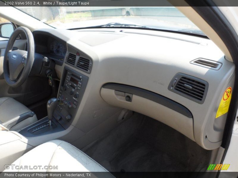 White / Taupe/Light Taupe 2002 Volvo S60 2.4